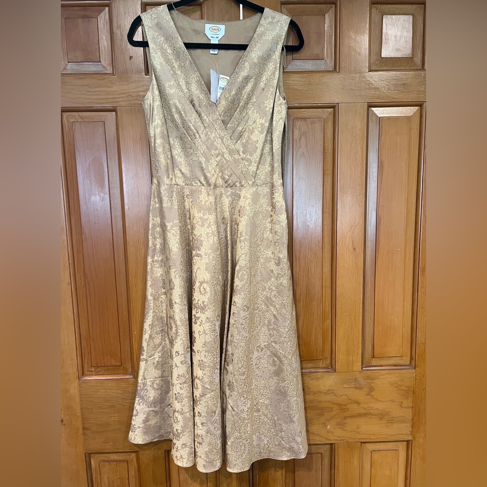 NWT Talbots Pure Silk Metallic Gold Brocade V-Neck Dress